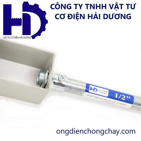 Đầu nối ống thép luồn dây điện trơn EMT vào hộp điện