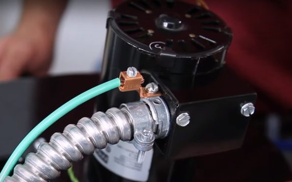 ĐẦU NỐI ỐNG RUỘT GÀ KHÔNG KÍN NƯỚC VÀO HỘP ĐIỆN (5)